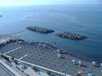 Hotel Holidays Torre del Greco Esterno foto